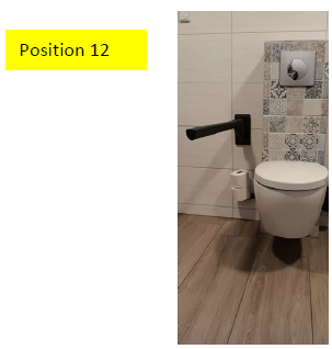 Duschrollstuhl in der Dusche